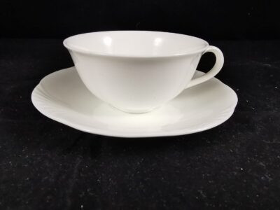 Teetasse mit Untertasse Arco weiß V&B